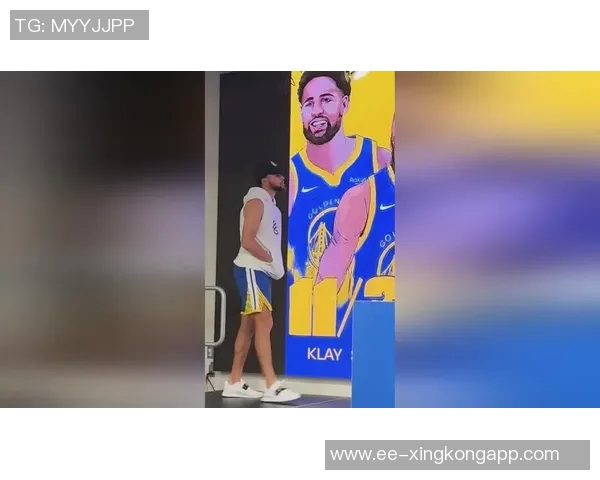 库里重返赛场感慨万千一度反超却面临进球和判罚挑战的不可控因素